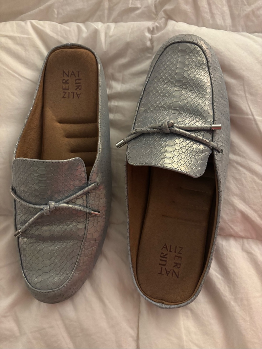 Naturalizer Blue Metallic Mule Loafers with Knot Accent size 12